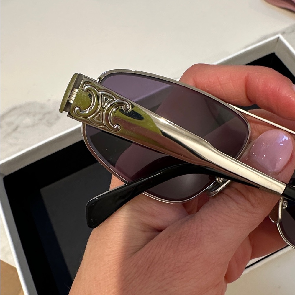 Celine Metal Triomphe sunglasses CL40281U - Picture 7 of 8
